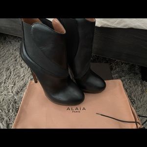 Brand new never been worn alaia boots